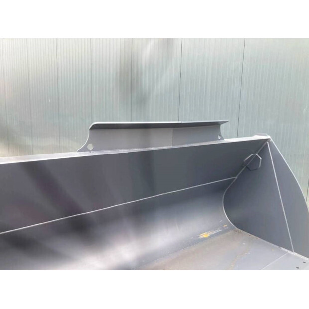 2025 فولفو L110G-43505962