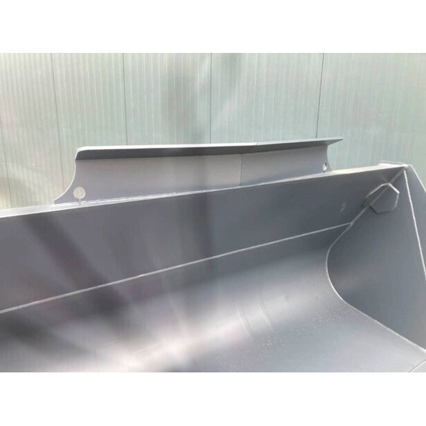 2025 فولفو L90E-43506101