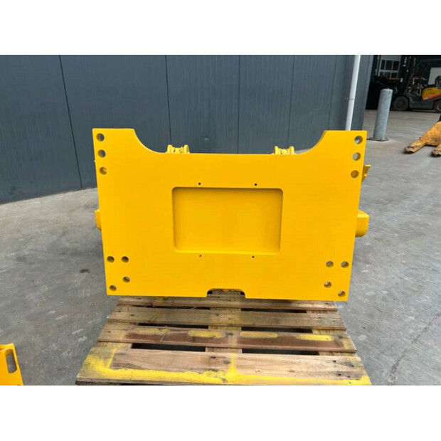 2025 Komatsu D37-43506220