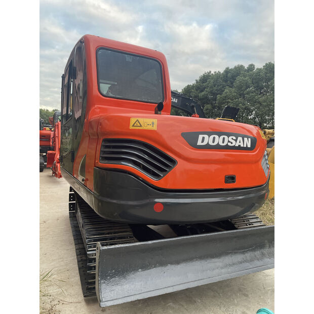 2023 دووسان DX75-9C-43508782