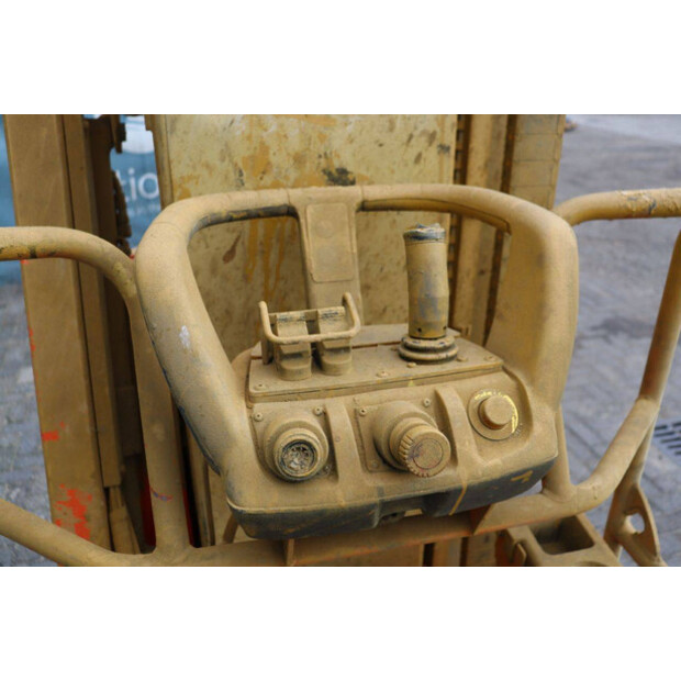 2015 جيه ال جي TOUCAN 8E-43510491