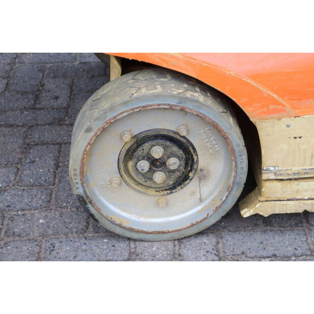 2015 جيه ال جي TOUCAN 8E-43510493