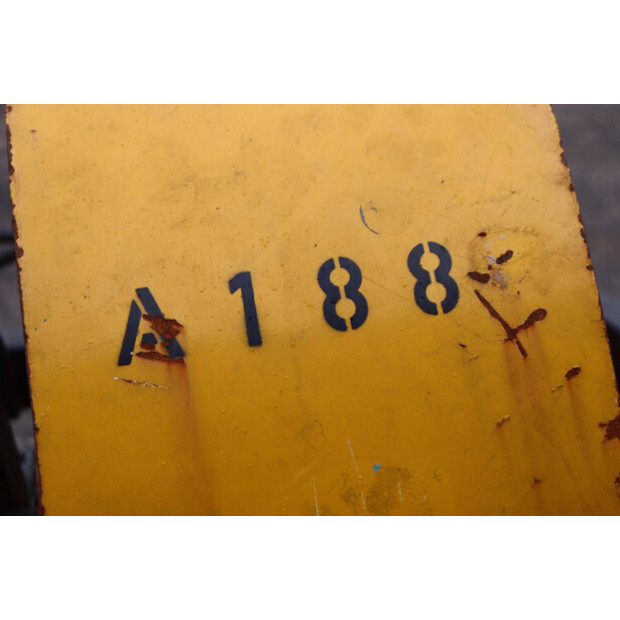 2003 KWH 2051 PTO-43510634