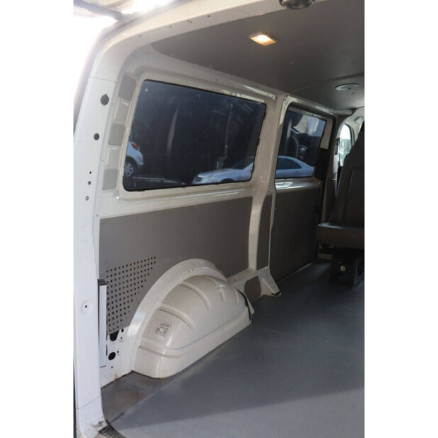 2017 Volkswagen Transporter TDI-43513306