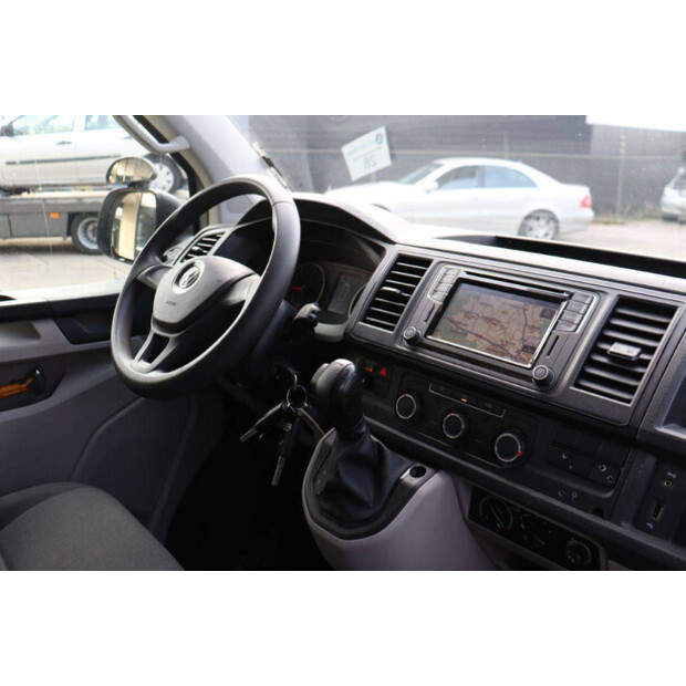 2017 Volkswagen Transporter TDI-43513310