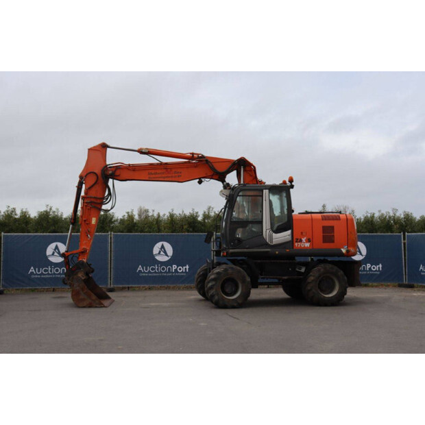 2010 هيتاشى ZX170W-3-43513829