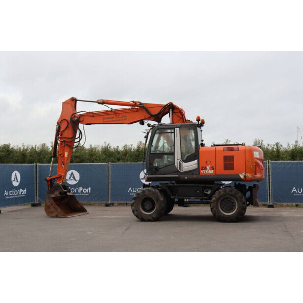 2010 هيتاشى ZX170W-3-43513831