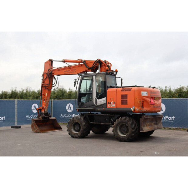 2010 هيتاشى ZX170W-3-43513832