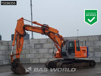 صورة ل حفارات مجنزرة 2004 هيتاشى ZX225USR