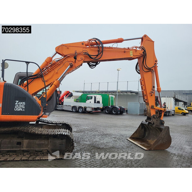 2004 هيتاشى ZX225USR-43514290