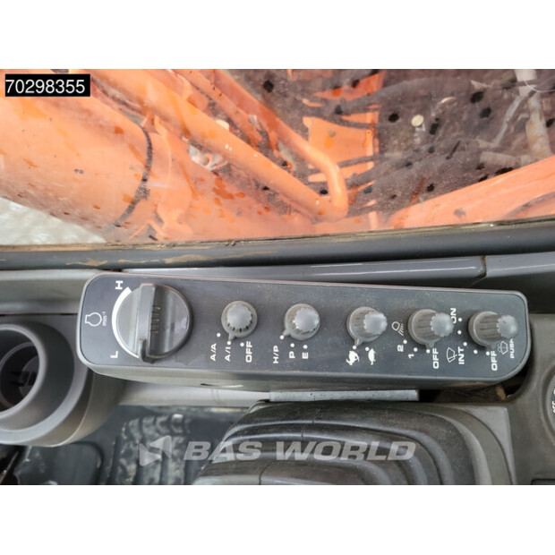 2004 هيتاشى ZX225USR-43514328