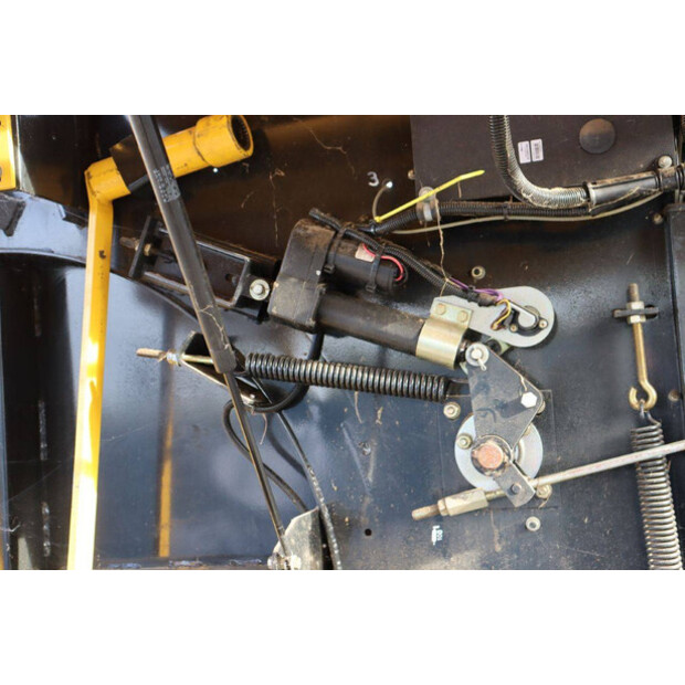 2019 New Holland BR6090-43515398