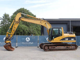 صورة ل معدات البناء 2005 كاتربيلر 318C