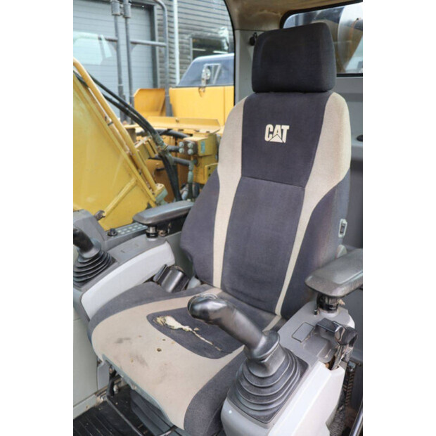 2012 كاتربيلر 323E-43516905