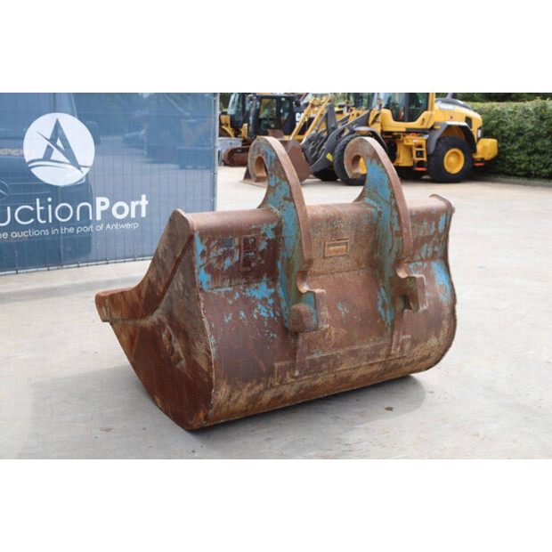 2007 فيراكتيرت CA555-43516943