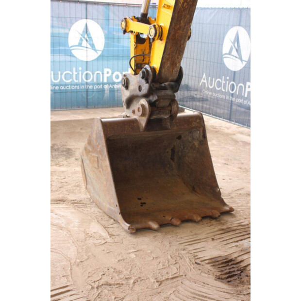 2019 JCB JS130LC-43518030