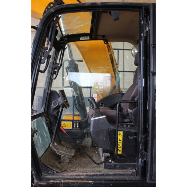 2019 JCB JS130LC-43518046