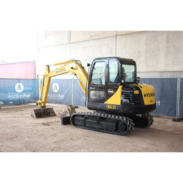 2013 Hyundai R60-7-43518189