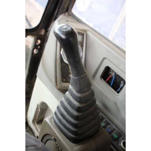 2013 Hyundai R60-7-43518213