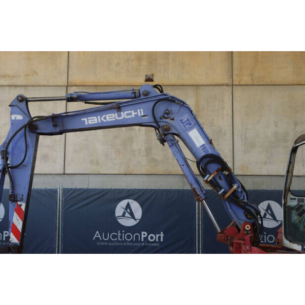 2002 تاكوتشي TB80FR-43518441