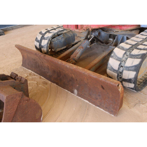 2002 تاكوتشي TB80FR-43518445