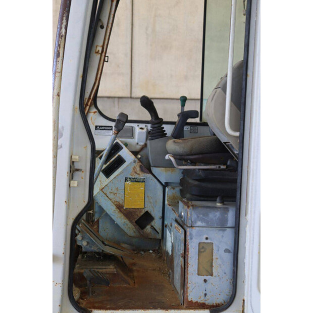 2002 تاكوتشي TB80FR-43518463