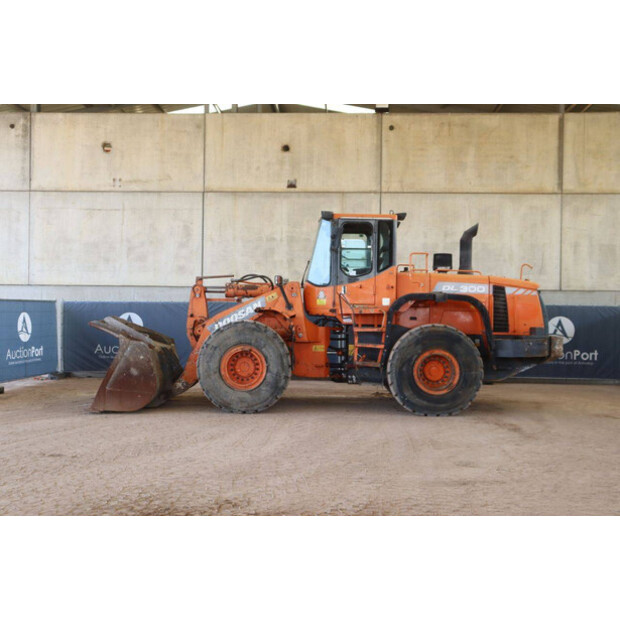 2012 دووسان DL300-43518478