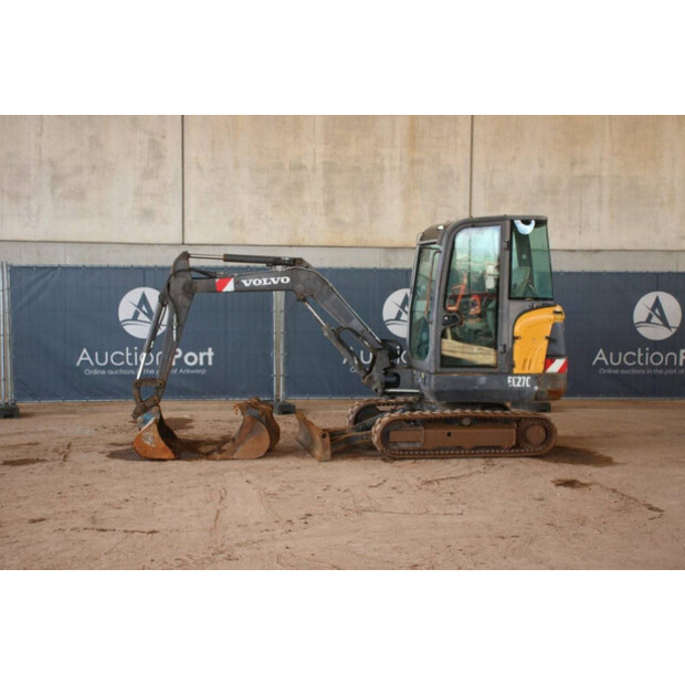 2013 فولفو EC27C-43518581