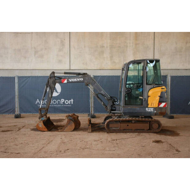 2013 فولفو EC27C-43518582