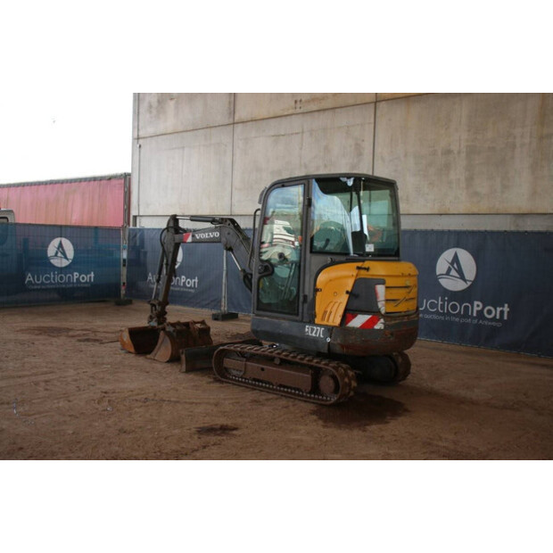 2013 فولفو EC27C-43518583