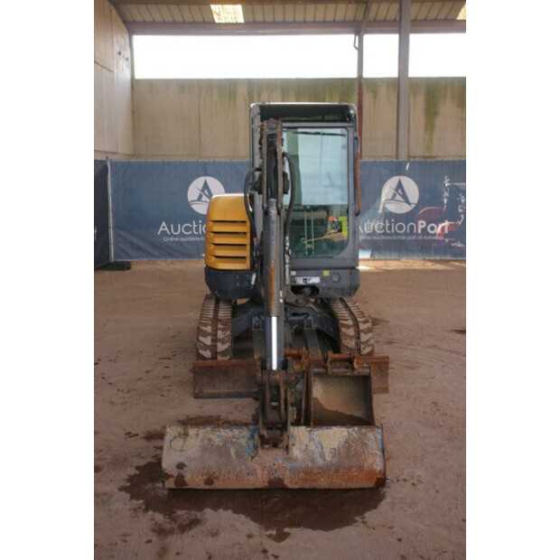 2013 فولفو EC27C-43518587