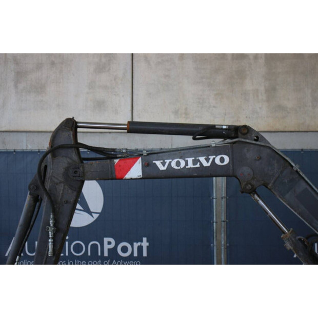 2013 فولفو EC27C-43518591