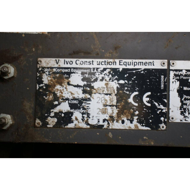 2013 فولفو EC27C-43518595