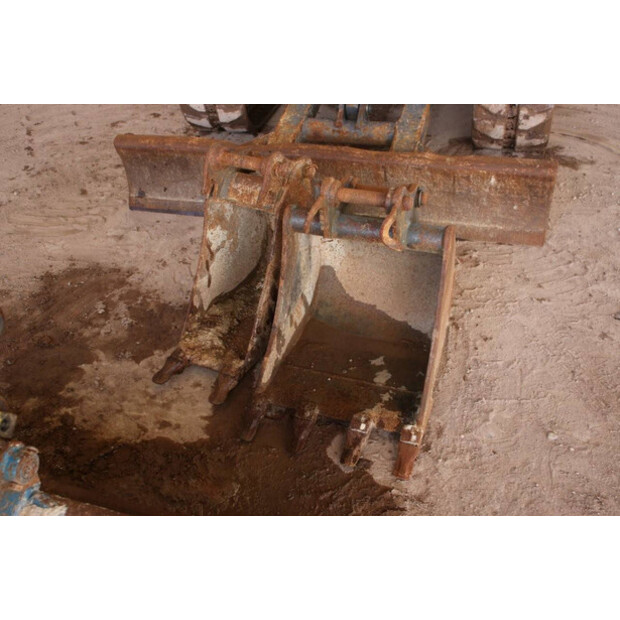 2013 فولفو EC27C-43518598