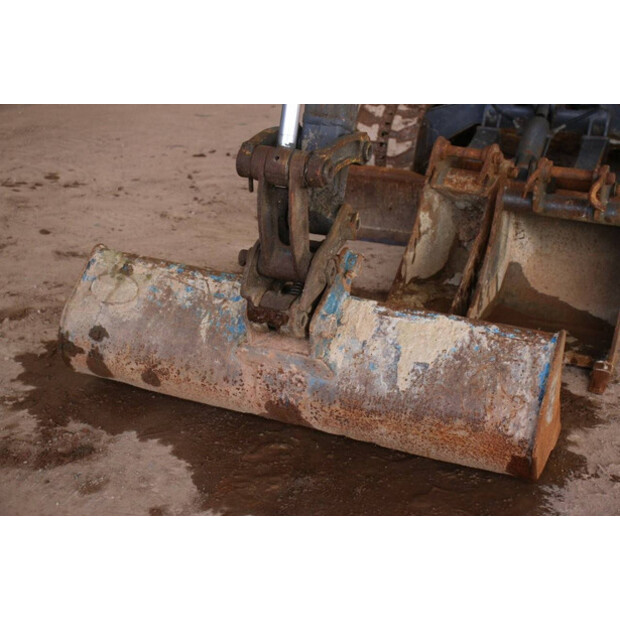 2013 فولفو EC27C-43518599