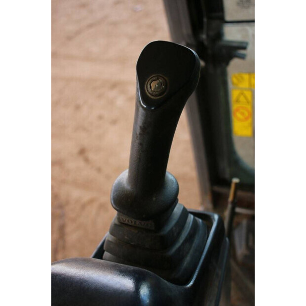 2013 فولفو EC27C-43518611