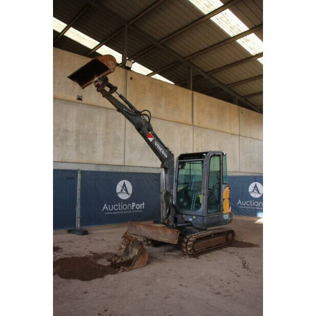 2013 فولفو EC27C-43518615