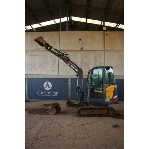 2013 فولفو EC27C-43518617