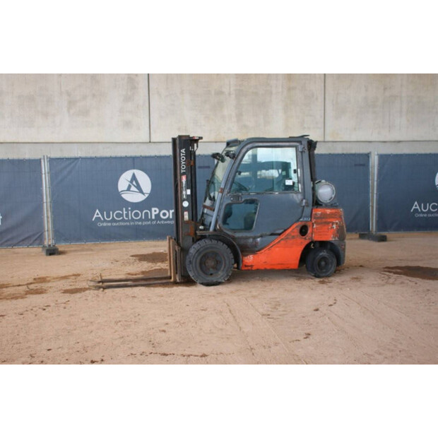 2017 Toyota 06686GF30-43519331