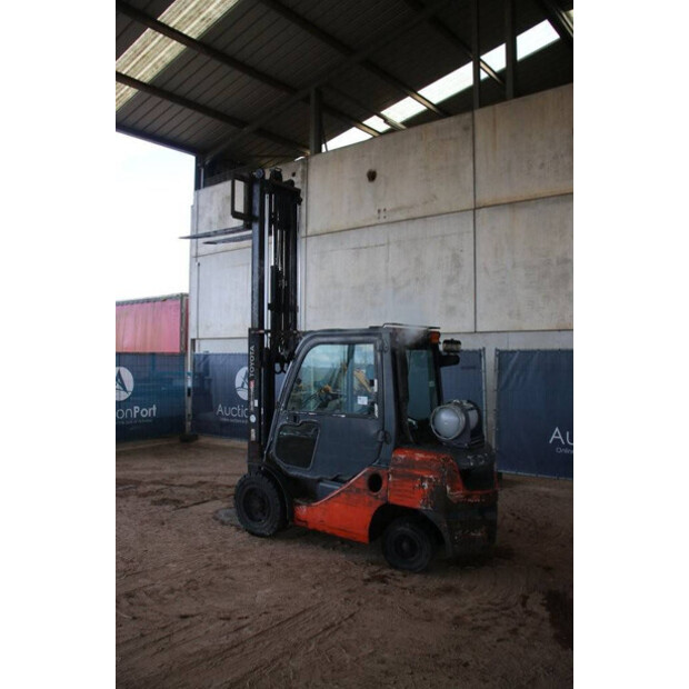 2017 Toyota 06686GF30-43519359