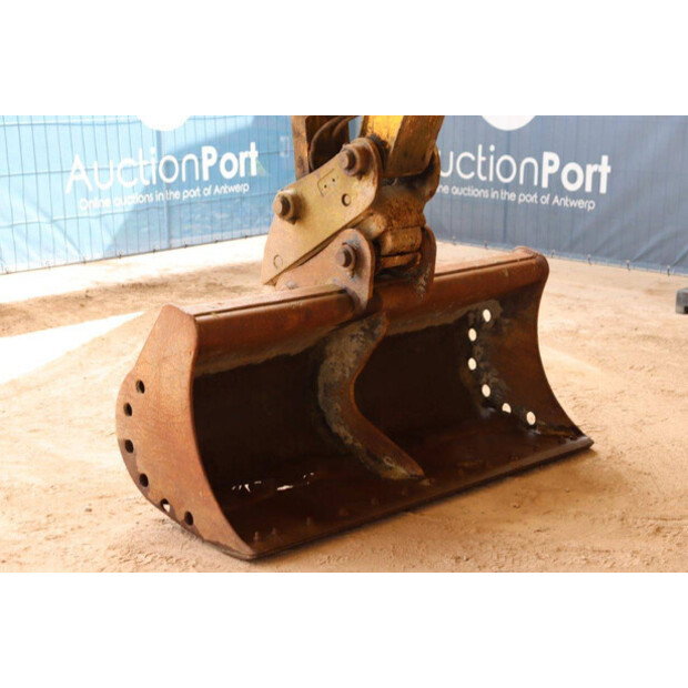 2016 JCB JS131LC-43519625