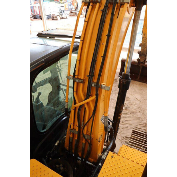 2016 JCB JS131LC-43519641