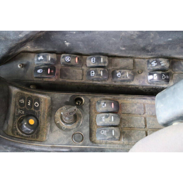 2016 JCB JS131LC-43519645