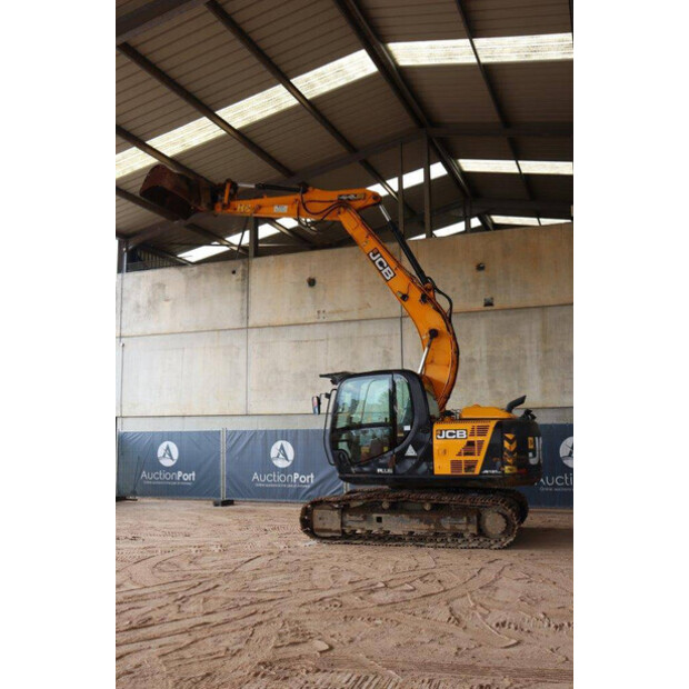 2016 JCB JS131LC-43519652
