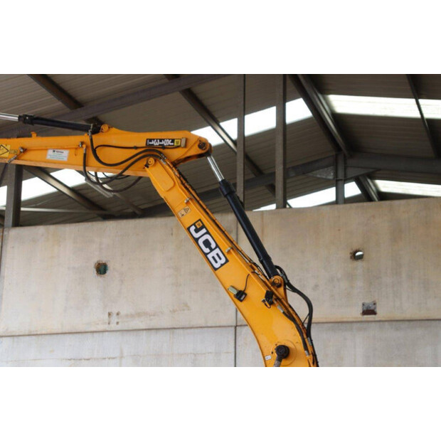 2016 JCB JS131LC-43519654