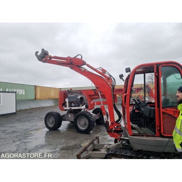 2014 جيه سي بي 8025ZTS-43533177