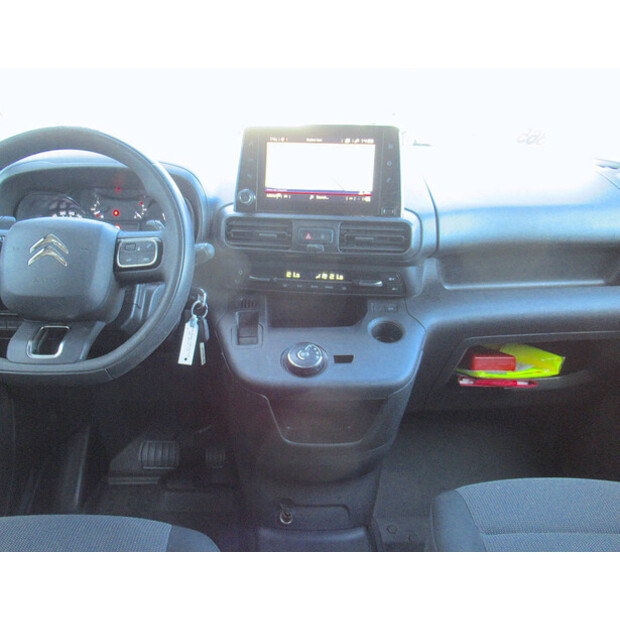 2021 Citroen Berlingo BlueHDi Automatic-43534267