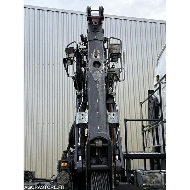 2016 رينو C-43548023