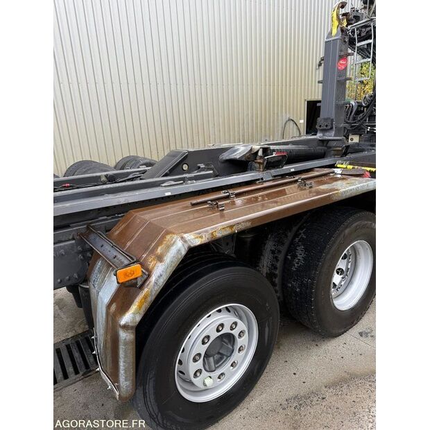 2016 رينو C-43548030