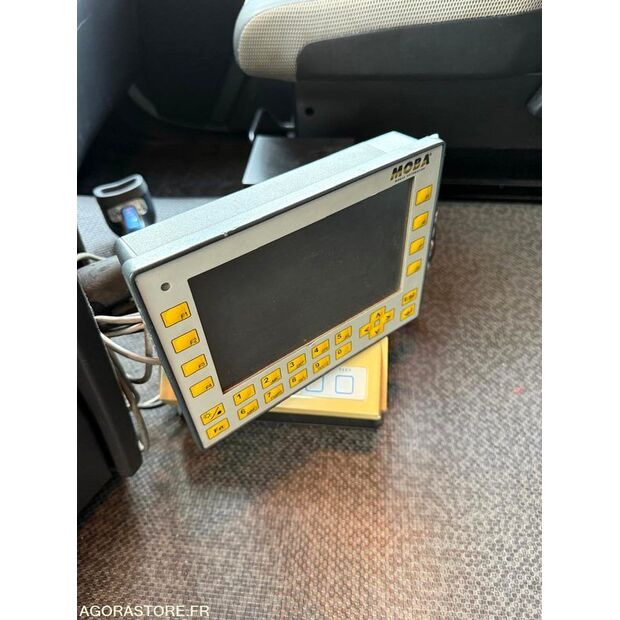 2016 رينو C-43548050